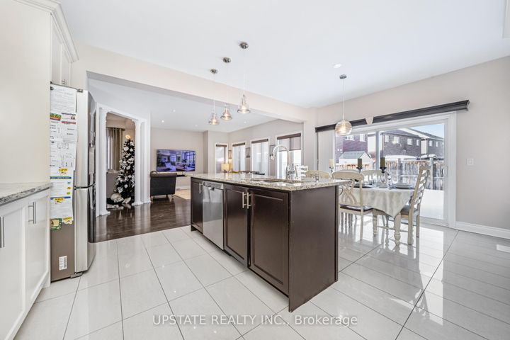 Photo 18 at 5 Dillon Drive, Credit Valley, Brampton