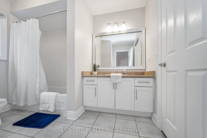 Photo 28 at 5 Dillon Drive, Credit Valley, Brampton