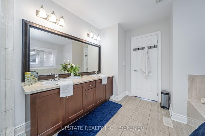 Photo 35 at 5 Dillon Drive, Credit Valley, Brampton