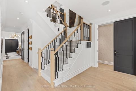 Photo 12 at 539 Beverley Glen Boulevard, Beverley Glen, Vaughan