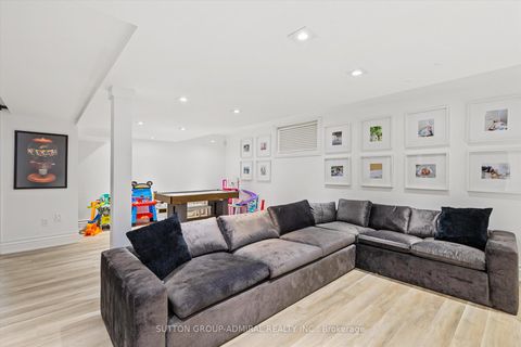 Photo 27 at 539 Beverley Glen Boulevard, Beverley Glen, Vaughan