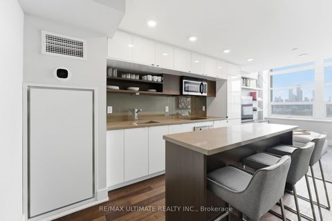 Photo 9 at 811 - 111 St Clair Avenue W, St. Clair, Toronto