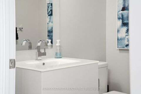 Photo 16 at 811 - 111 St Clair Avenue W, St. Clair, Toronto