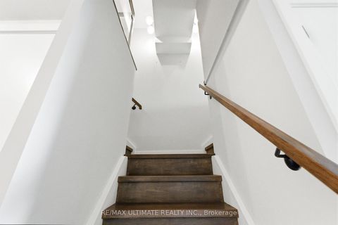 Photo 18 at 811 - 111 St Clair Avenue W, St. Clair, Toronto