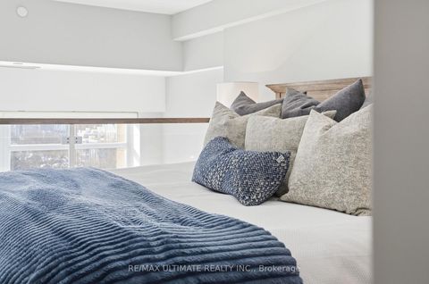 Photo 19 at 811 - 111 St Clair Avenue W, St. Clair, Toronto