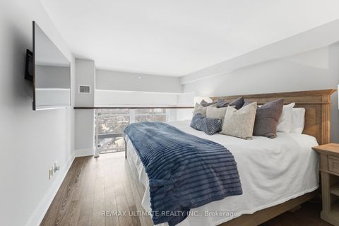 Photo 20 at 811 - 111 St Clair Avenue W, St. Clair, Toronto