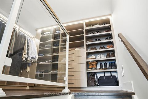 Photo 23 at 811 - 111 St Clair Avenue W, St. Clair, Toronto