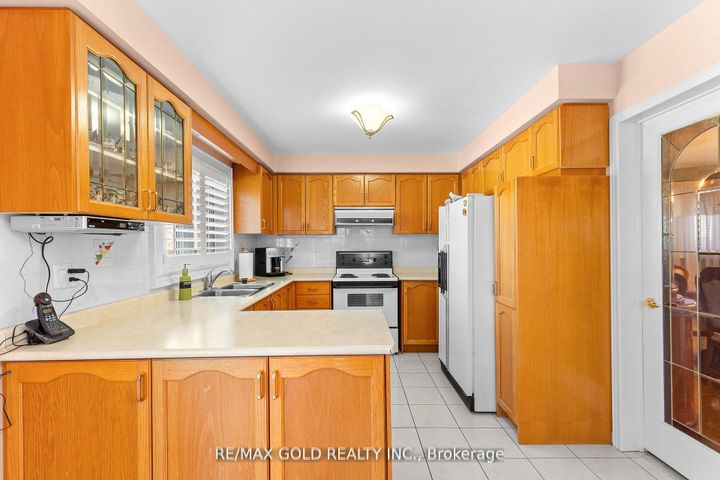Photo 16 at 38 Mountainberry Road, Wellington, Brampton