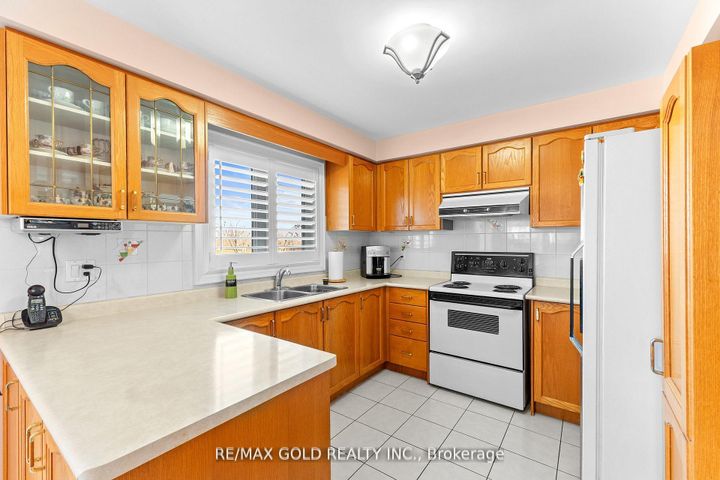 Photo 17 at 38 Mountainberry Road, Wellington, Brampton