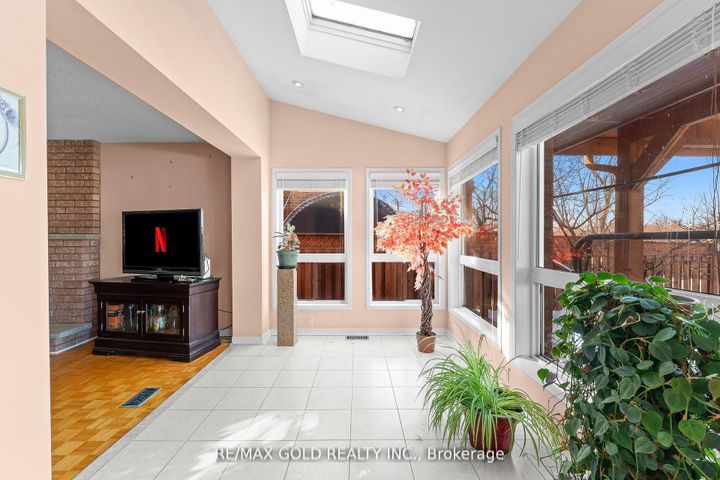 Photo 22 at 38 Mountainberry Road, Wellington, Brampton