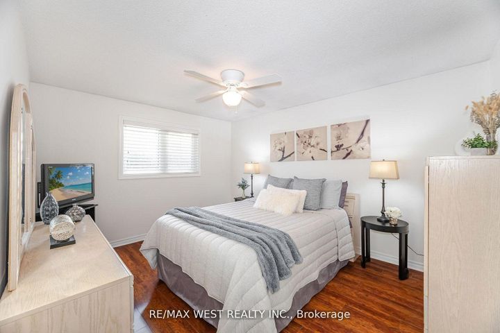 Photo 10 at 17 Malcolm Crescent, Central Park, Brampton