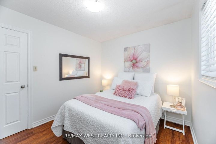 Photo 15 at 17 Malcolm Crescent, Central Park, Brampton