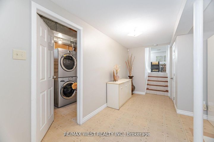 Photo 22 at 17 Malcolm Crescent, Central Park, Brampton