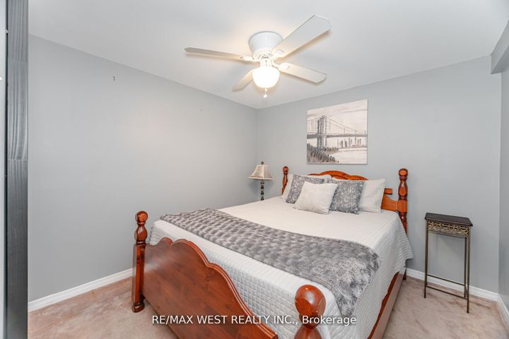 Photo 26 at 17 Malcolm Crescent, Central Park, Brampton