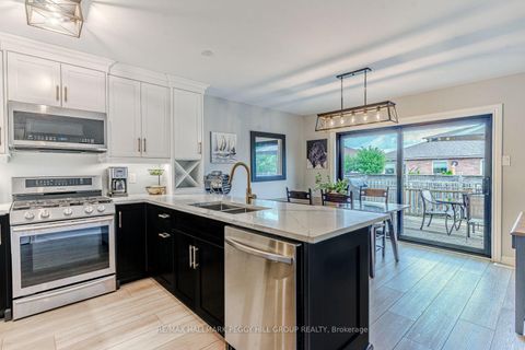 Photo 2 at 236 Pringle Drive, Edgehill Drive, Barrie