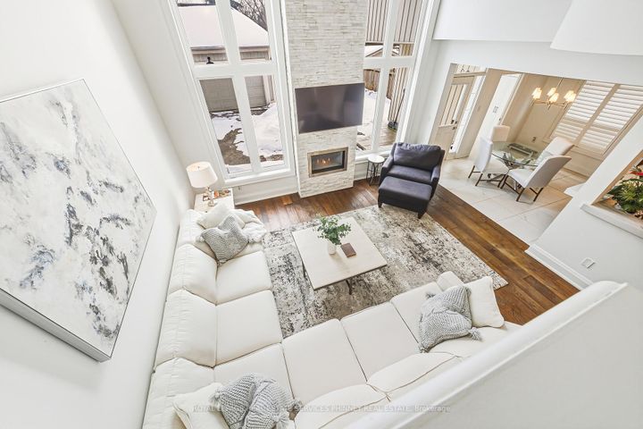 Photo 2 at 958 Irish Moss Road, Meadowvale Village, Mississauga