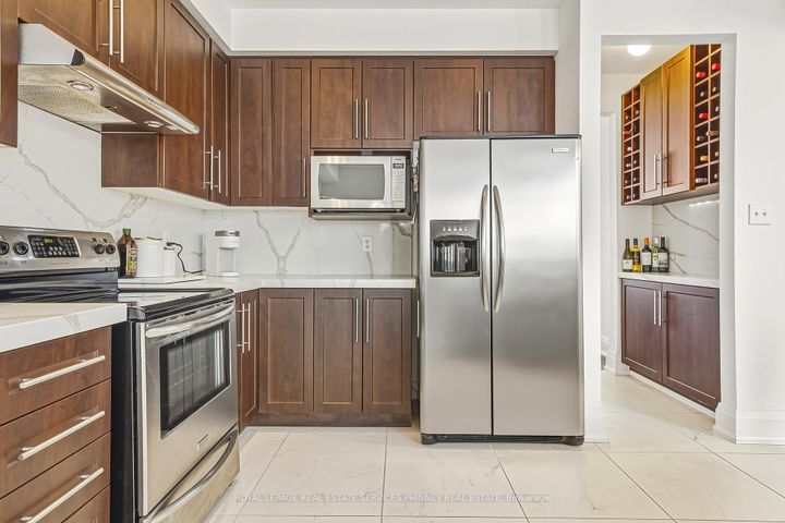 Photo 7 at 958 Irish Moss Road, Meadowvale Village, Mississauga