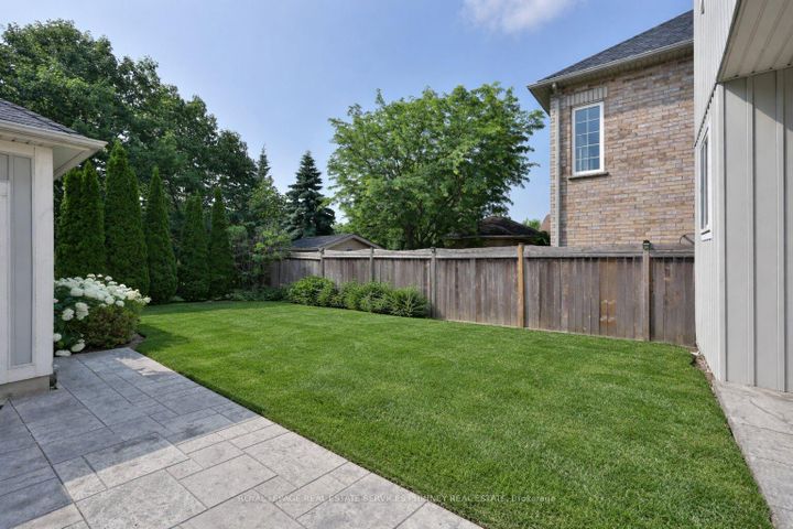 Photo 37 at 958 Irish Moss Road, Meadowvale Village, Mississauga