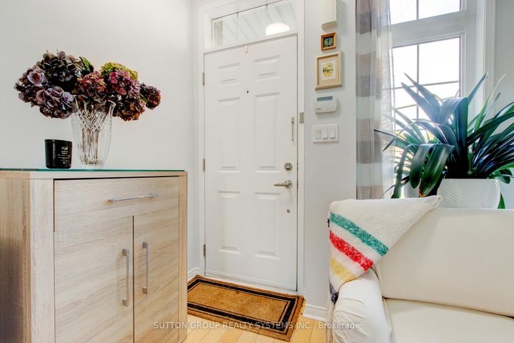 Photo 5 at 85 - 119b The Queensway, Swansea, Toronto