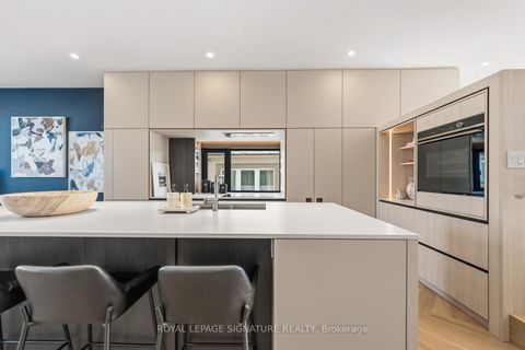 Photo 4 at 22 Duart Park Road, The Beaches, Toronto