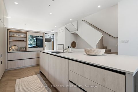 Photo 10 at 22 Duart Park Road, The Beaches, Toronto