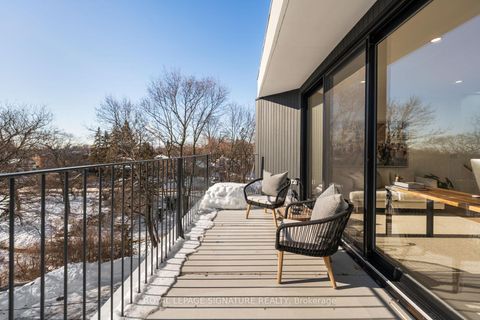 Photo 33 at 22 Duart Park Road, The Beaches, Toronto