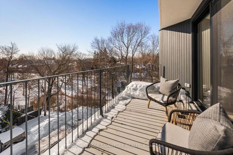 Photo 34 at 22 Duart Park Road, The Beaches, Toronto