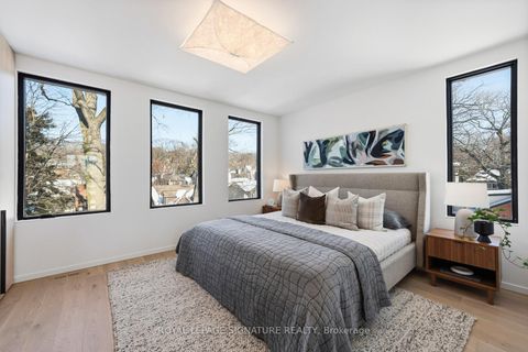 Photo 37 at 22 Duart Park Road, The Beaches, Toronto