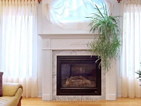 Photo 6 at 32 Blue Grouse Road, Patterson, Vaughan