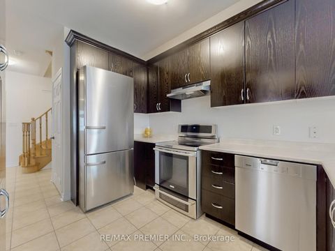 Photo 8 at 32 Blue Grouse Road, Patterson, Vaughan