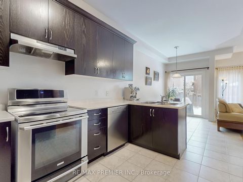 Photo 10 at 32 Blue Grouse Road, Patterson, Vaughan