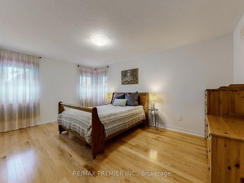 Photo 16 at 32 Blue Grouse Road, Patterson, Vaughan