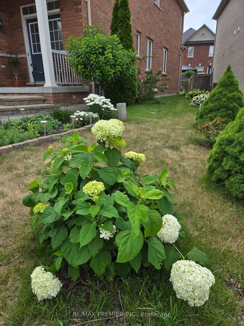 Photo 37 at 32 Blue Grouse Road, Patterson, Vaughan