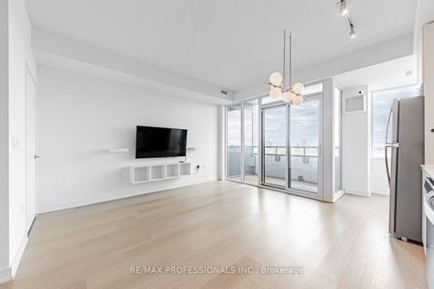 Photo 8 at 313 - 859 The Queensway, Queensway, Toronto