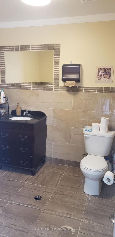 Photo 7 at 3 - 201 Wicksteed Avenue, Thorncliffe Park, Toronto