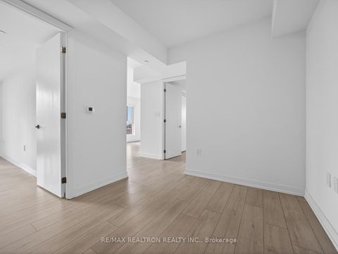 Photo 3 at 407 - 556 Marlee Avenue, Glen Park, Toronto