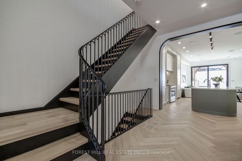 Photo 15 at 21 Foxley Street, Bellwoods, Toronto