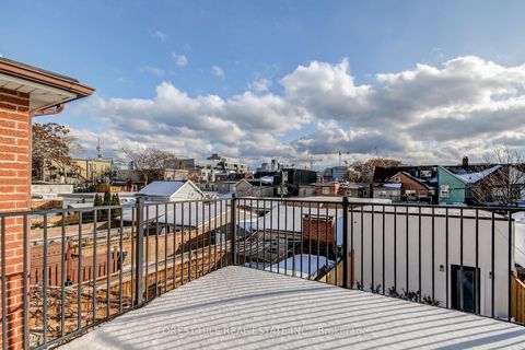 Photo 19 at 21 Foxley Street, Bellwoods, Toronto