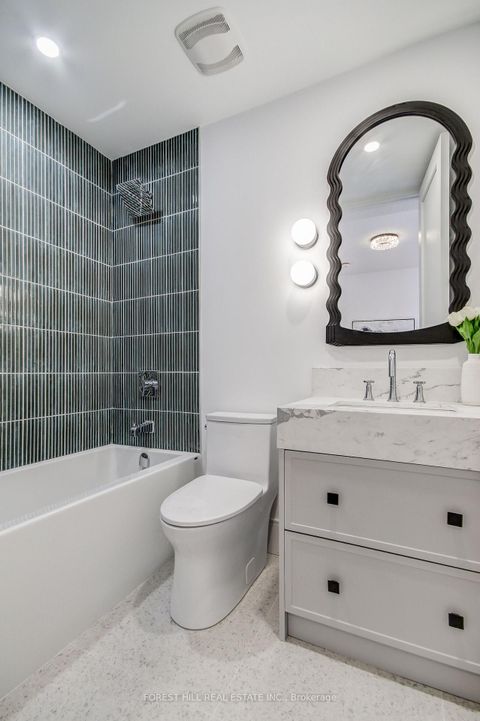 Photo 21 at 21 Foxley Street, Bellwoods, Toronto