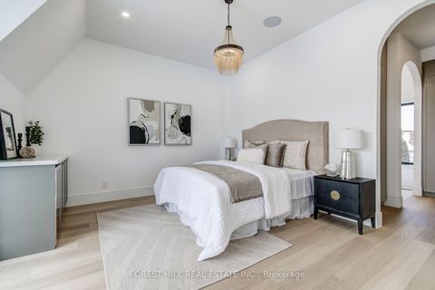 Photo 26 at 21 Foxley Street, Bellwoods, Toronto