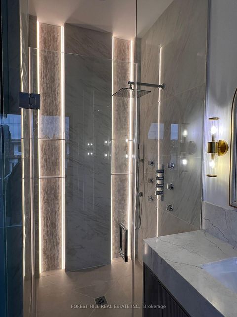 Photo 31 at 21 Foxley Street, Bellwoods, Toronto