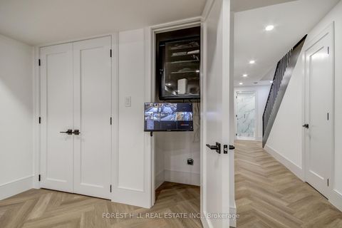 Photo 34 at 21 Foxley Street, Bellwoods, Toronto