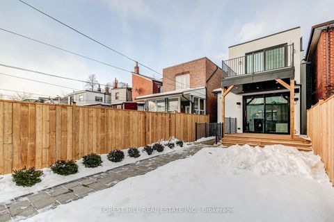 Photo 42 at 21 Foxley Street, Bellwoods, Toronto