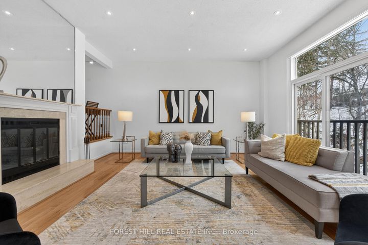 Photo 1 at 37 Rainbow Creek Way, Bayview Village, Toronto