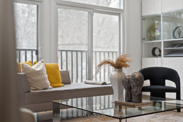 Photo 4 at 37 Rainbow Creek Way, Bayview Village, Toronto