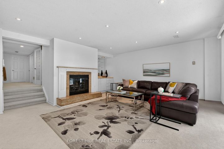 Photo 23 at 37 Rainbow Creek Way, Bayview Village, Toronto