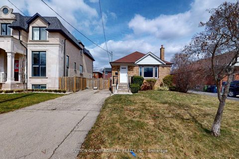 Photo 1 at 76 Ridgevale Drive, Lawrence, Toronto