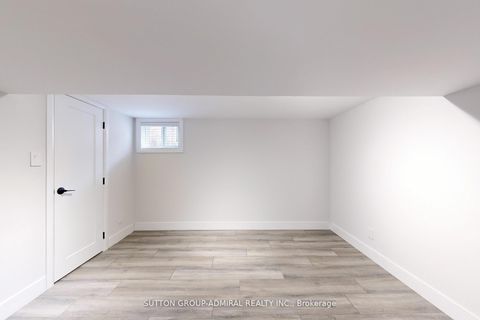 Photo 32 at 76 Ridgevale Drive, Lawrence, Toronto