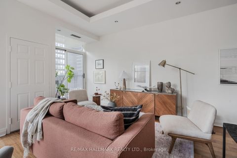 Photo 10 at 607 - 8 Wellesley Street E, Yonge Corridor, Toronto