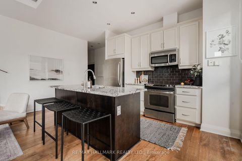 Photo 21 at 607 - 8 Wellesley Street E, Yonge Corridor, Toronto